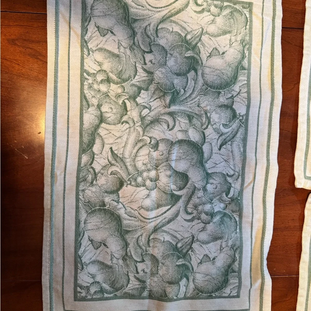 Williams Sonoma Green and Cream Cotton Placemats